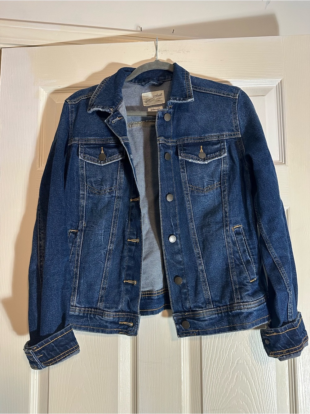 Universal Thread Dark Blue Denim Trucker Jacket